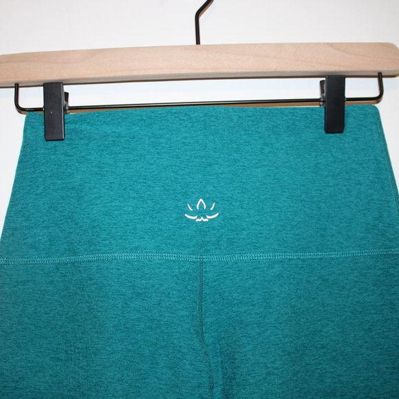 Beyond Yoga High Waisted Capri Leggings - Picture 5 of 8